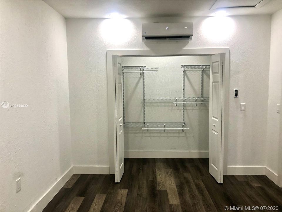 Recently Rented: $1,100 (1 beds, 1 baths, 1611 Square Feet)