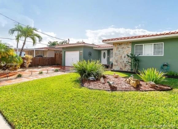 Recently Sold: $475,000 (3 beds, 2 baths, 1620 Square Feet)