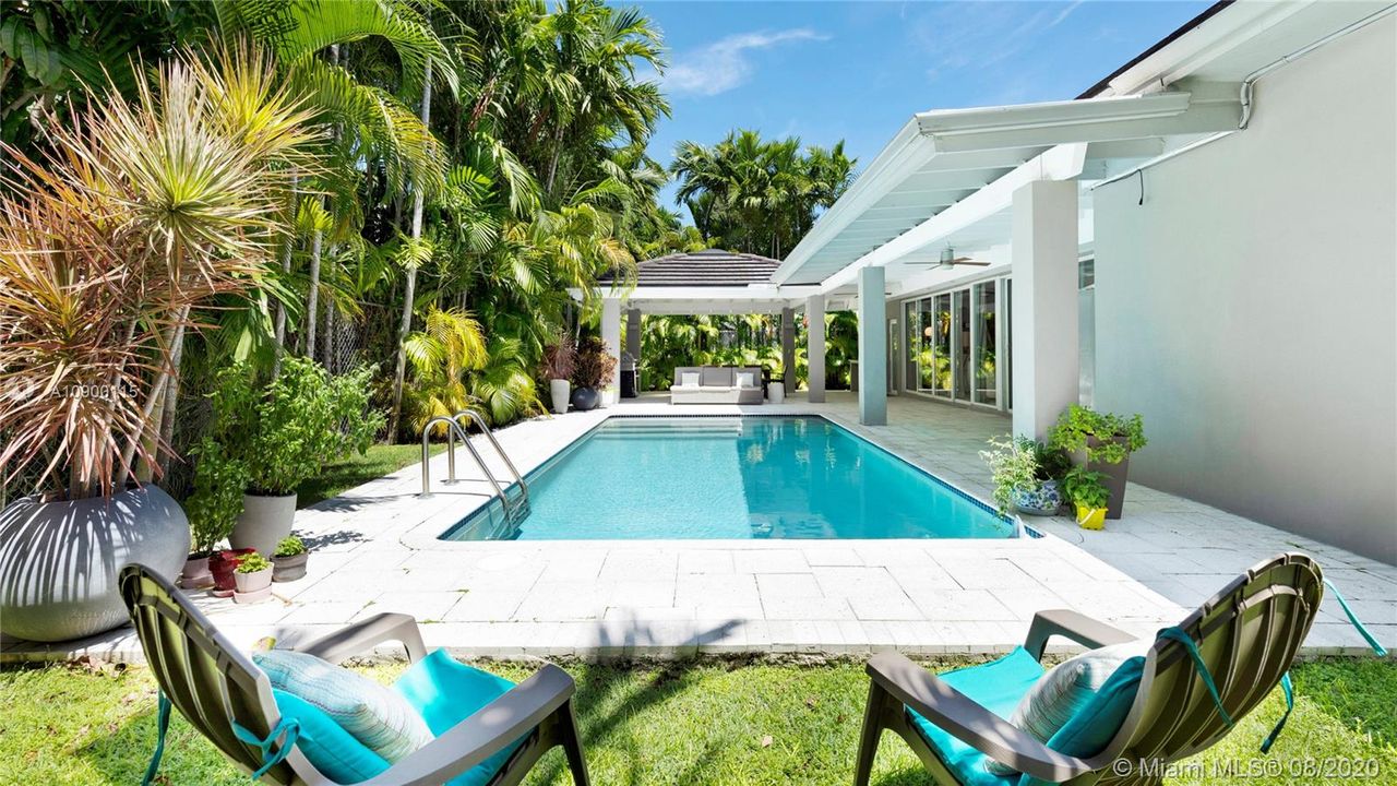 Recently Sold: $1,595,000 (4 beds, 4 baths, 3237 Square Feet)