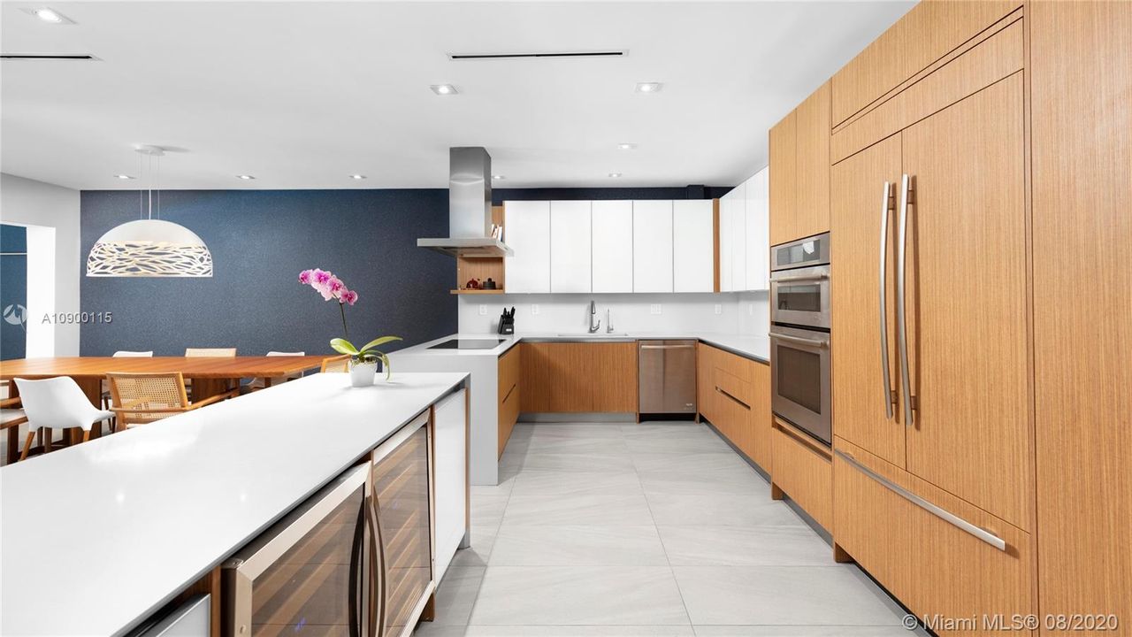 Recently Sold: $1,595,000 (4 beds, 4 baths, 3237 Square Feet)