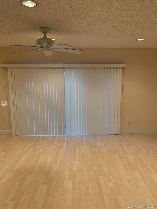 Recently Rented: $1,900 (3 beds, 2 baths, 1361 Square Feet)