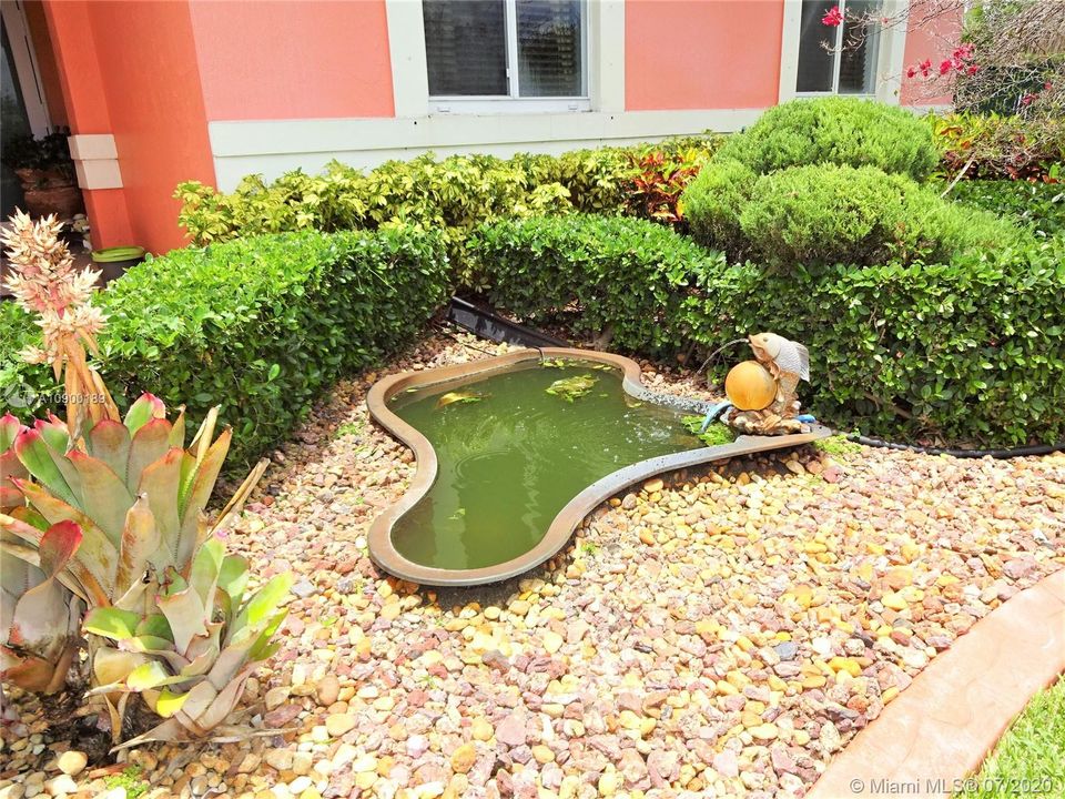 Vendido Recientemente: $399,999 (4 camas, 2 baños, 1945 Pies cuadrados)