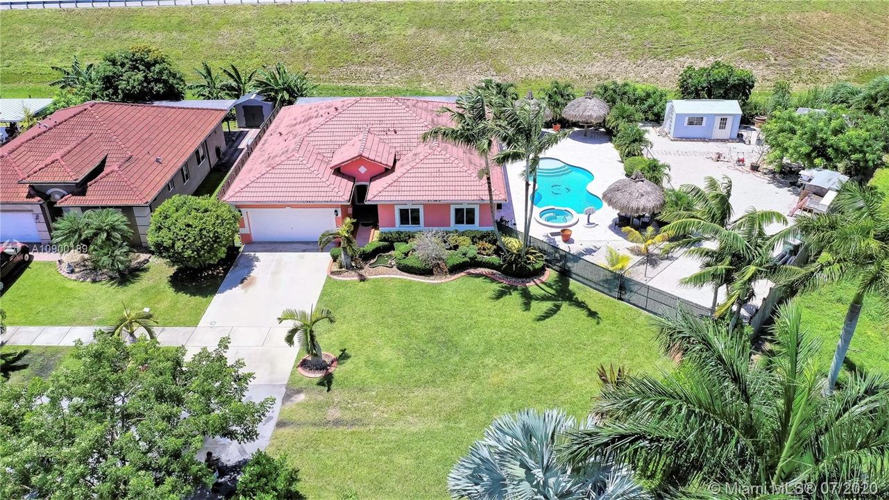 Vendido Recientemente: $399,999 (4 camas, 2 baños, 1945 Pies cuadrados)