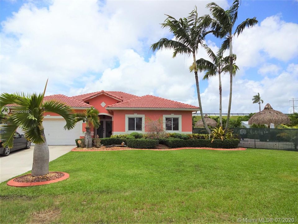 Vendido Recientemente: $399,999 (4 camas, 2 baños, 1945 Pies cuadrados)