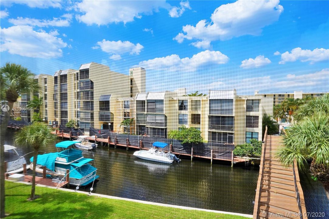 Недавно продано: $244,000 (2 спален, 2 ванн, 1130 Квадратных фут)