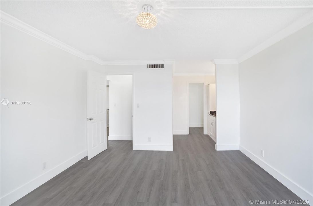 Недавно продано: $244,000 (2 спален, 2 ванн, 1130 Квадратных фут)