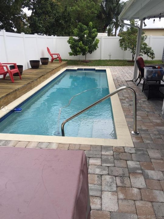 Recently Sold: $359,000 (3 beds, 2 baths, 1546 Square Feet)