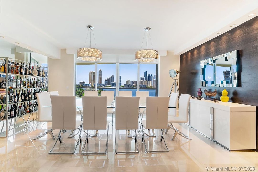 Recently Sold: $1,950,000 (4 beds, 3 baths, 3528 Square Feet)