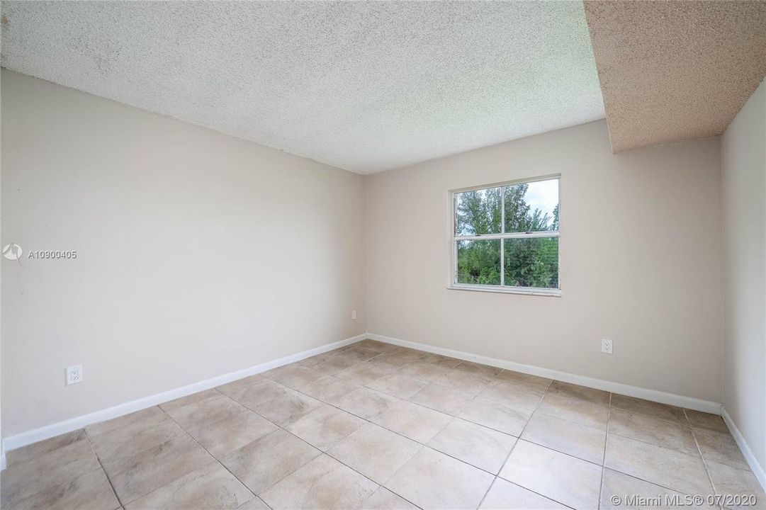 Recently Sold: $130,000 (2 beds, 2 baths, 980 Square Feet)