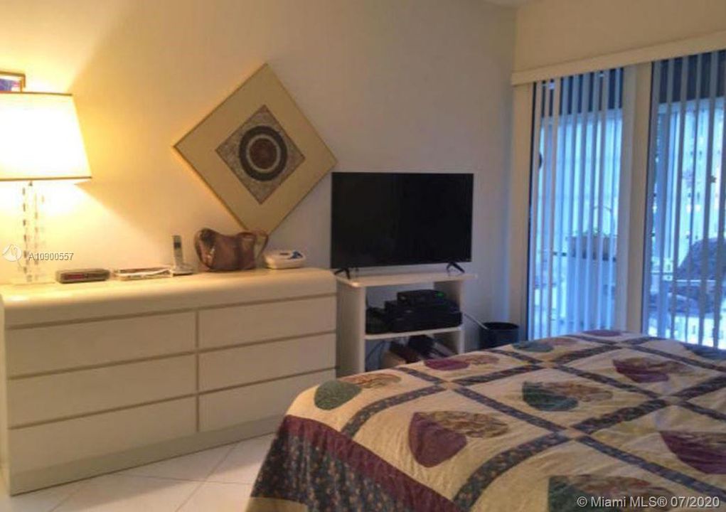 Recientemente alquilado: $1,250 (2 camas, 2 baños, 1100 Pies cuadrados)