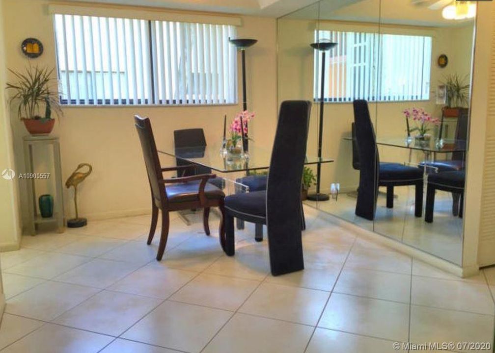 Recientemente alquilado: $1,250 (2 camas, 2 baños, 1100 Pies cuadrados)