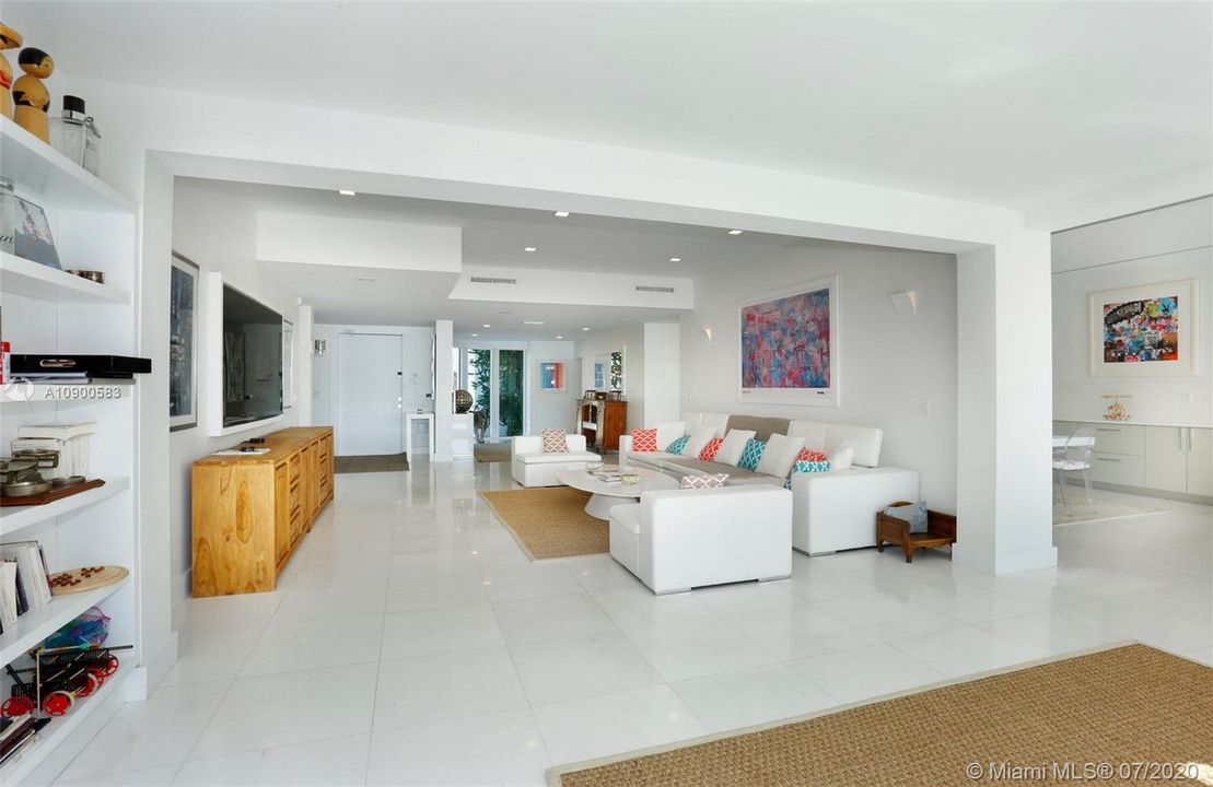 Recently Rented: $27,000 (7 beds, 4 baths, 4575 Square Feet)