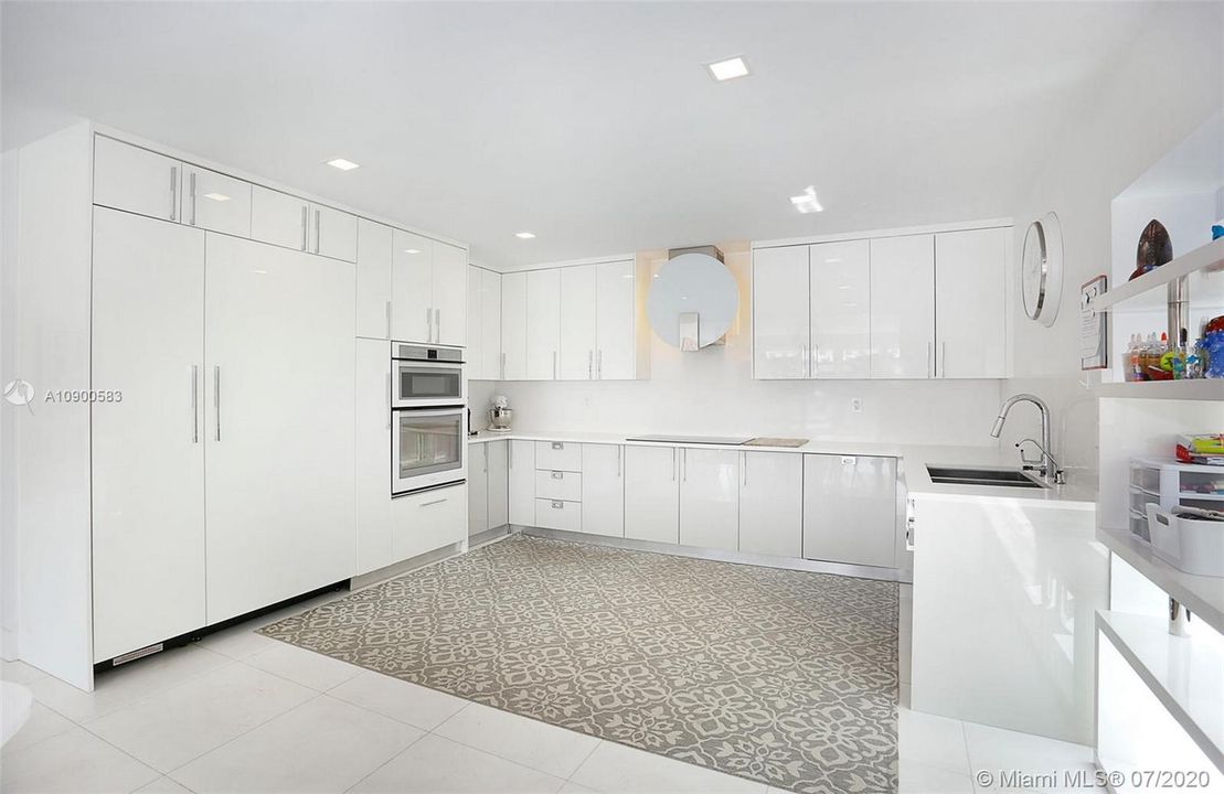 Recently Rented: $27,000 (7 beds, 4 baths, 4575 Square Feet)