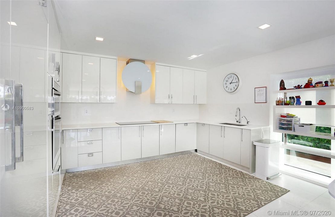 Recently Rented: $27,000 (7 beds, 4 baths, 4575 Square Feet)