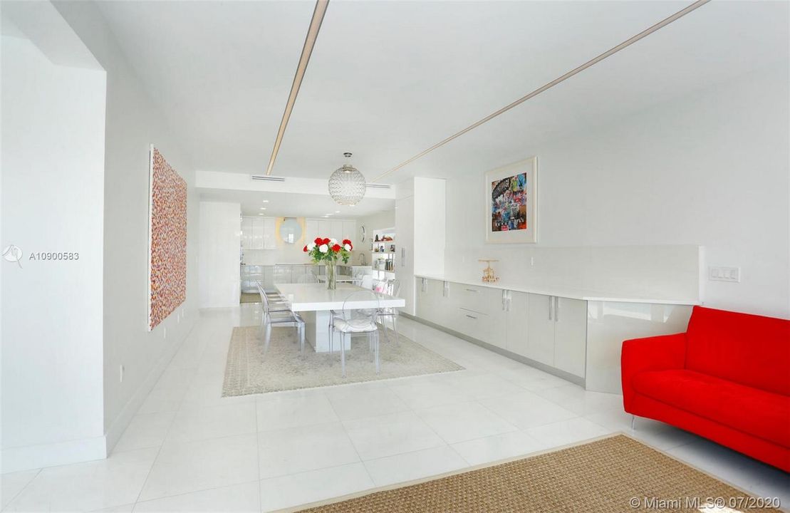 Recently Rented: $27,000 (7 beds, 4 baths, 4575 Square Feet)