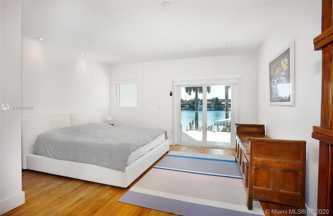 Recently Rented: $27,000 (7 beds, 4 baths, 4575 Square Feet)