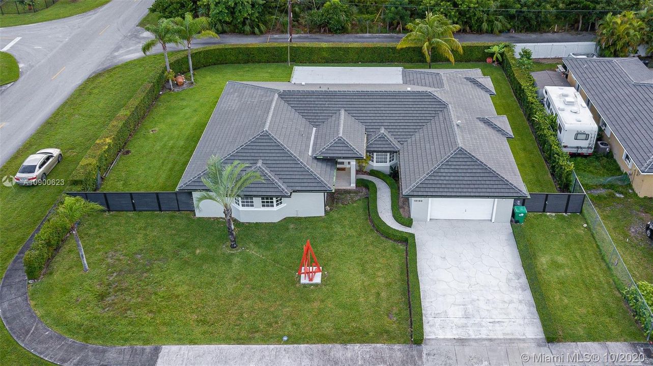 Vendido Recientemente: $599,000 (4 camas, 3 baños, 3155 Pies cuadrados)