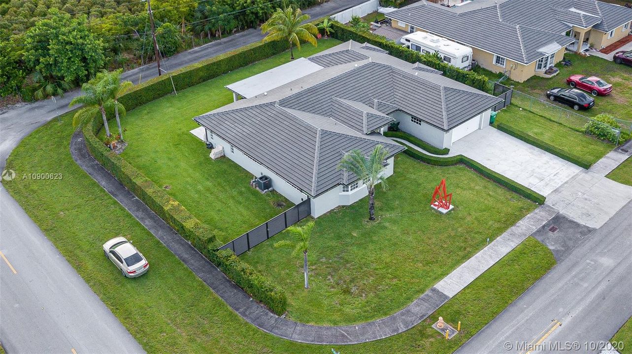 Vendido Recientemente: $599,000 (4 camas, 3 baños, 3155 Pies cuadrados)
