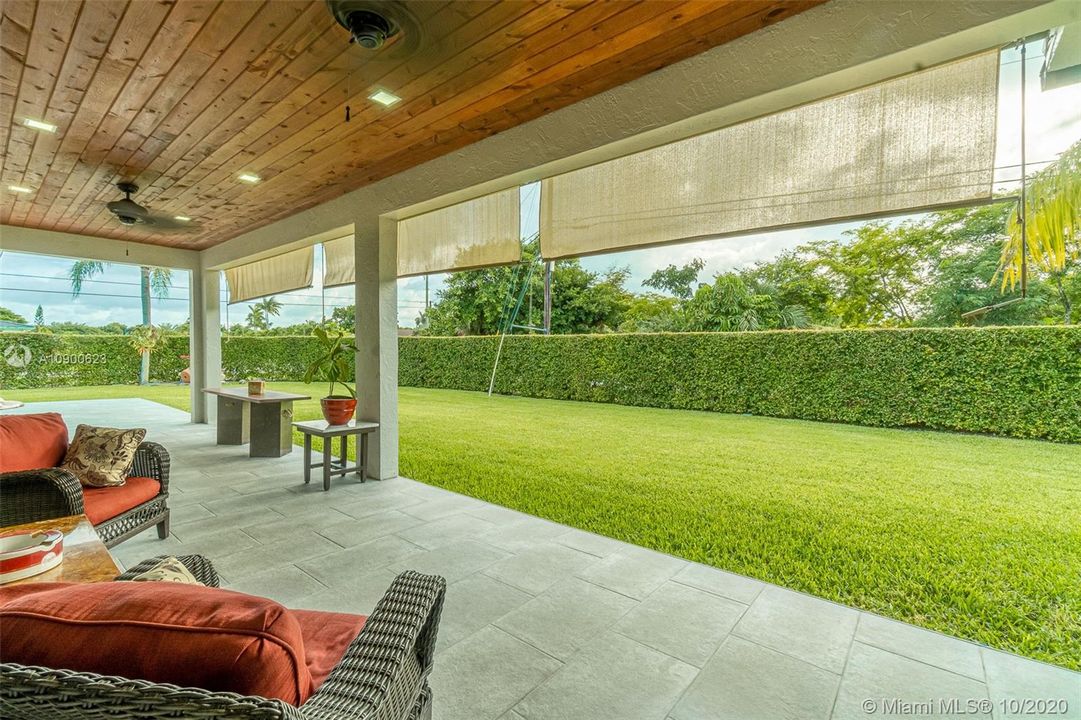 Vendido Recientemente: $599,000 (4 camas, 3 baños, 3155 Pies cuadrados)