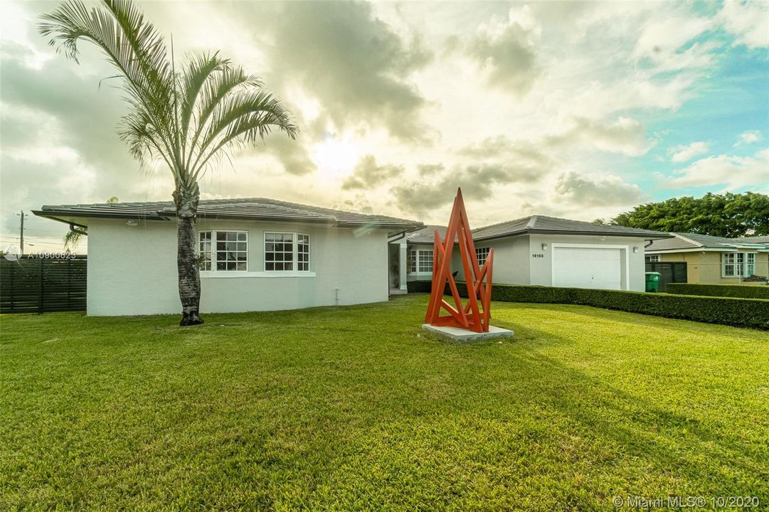Vendido Recientemente: $599,000 (4 camas, 3 baños, 3155 Pies cuadrados)