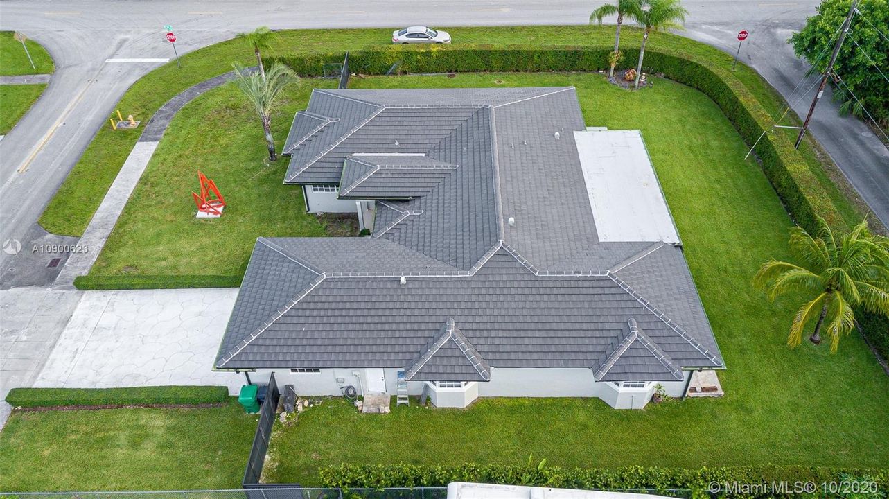 Vendido Recientemente: $599,000 (4 camas, 3 baños, 3155 Pies cuadrados)