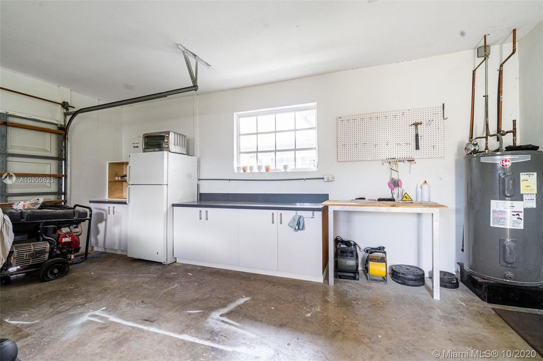 Vendido Recientemente: $599,000 (4 camas, 3 baños, 3155 Pies cuadrados)