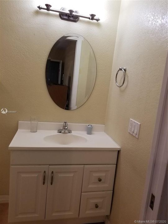 Recientemente alquilado: $750 (1 camas, 1 baños, 1537 Pies cuadrados)