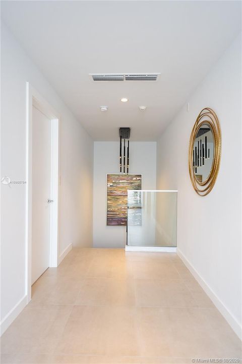 Vendido Recientemente: $1,375,000 (4 camas, 3 baños, 2908 Pies cuadrados)