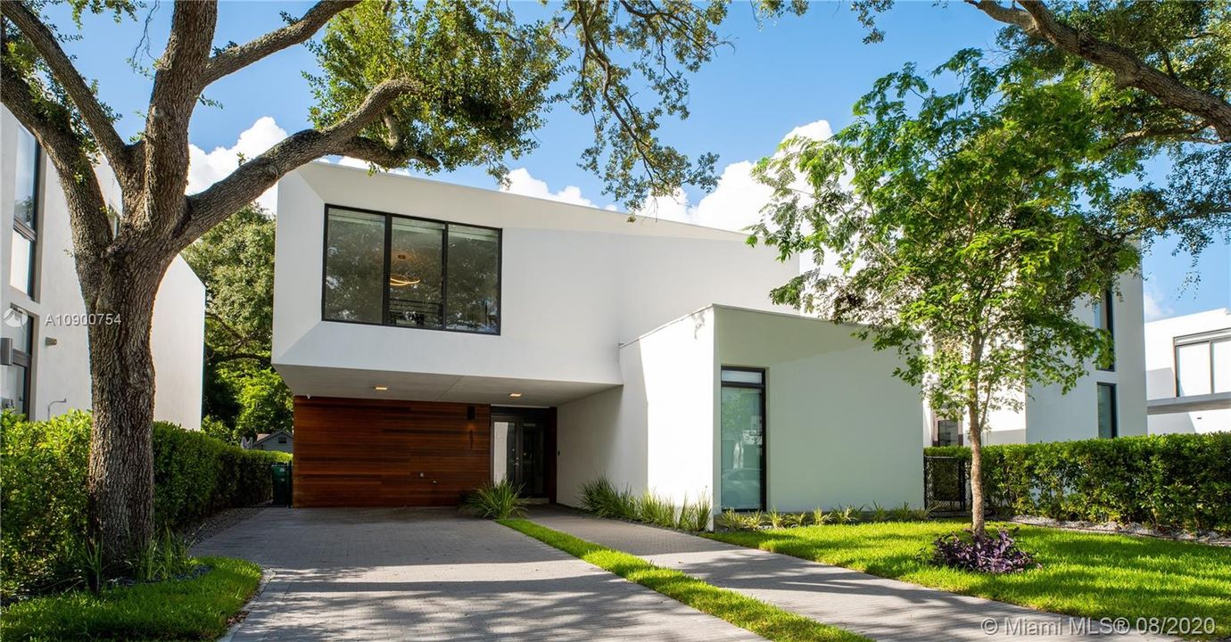 Vendido Recientemente: $1,375,000 (4 camas, 3 baños, 2908 Pies cuadrados)