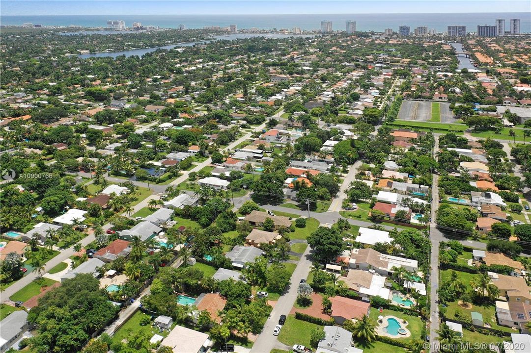 Vendido Recientemente: $449,000 (3 camas, 2 baños, 1325 Pies cuadrados)
