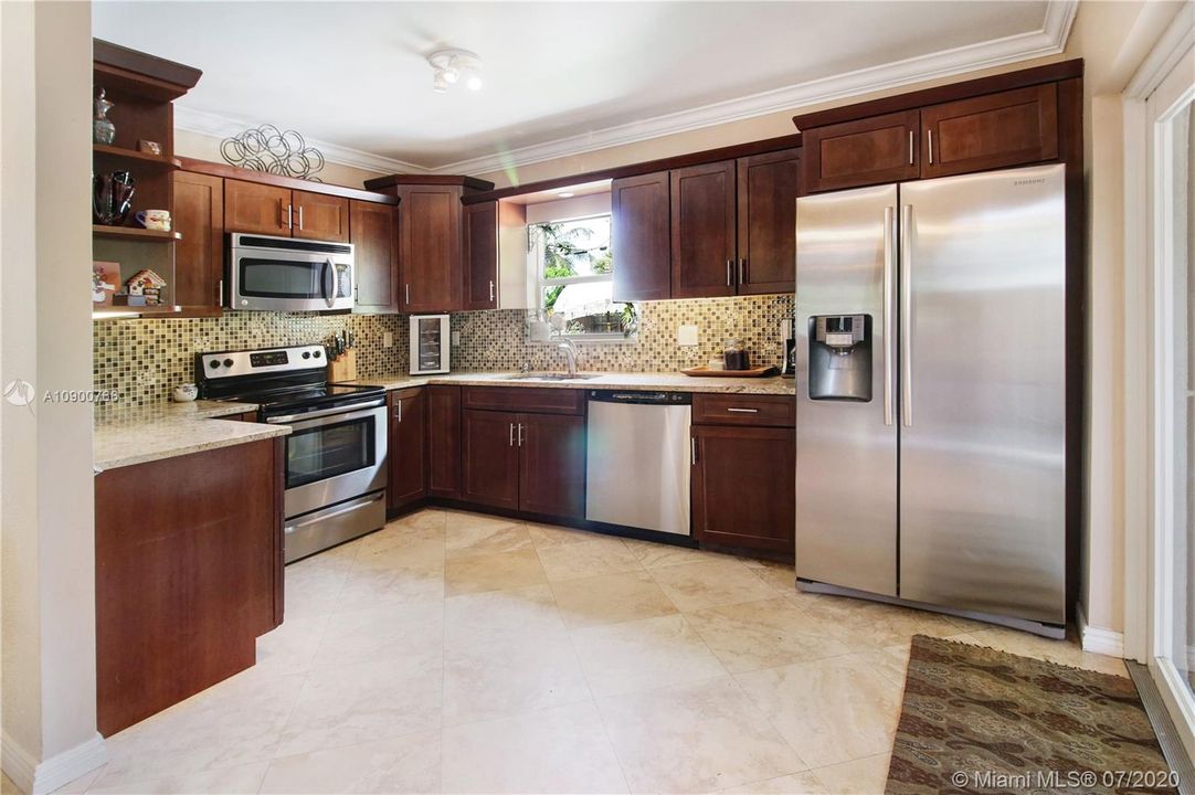 Vendido Recientemente: $449,000 (3 camas, 2 baños, 1325 Pies cuadrados)