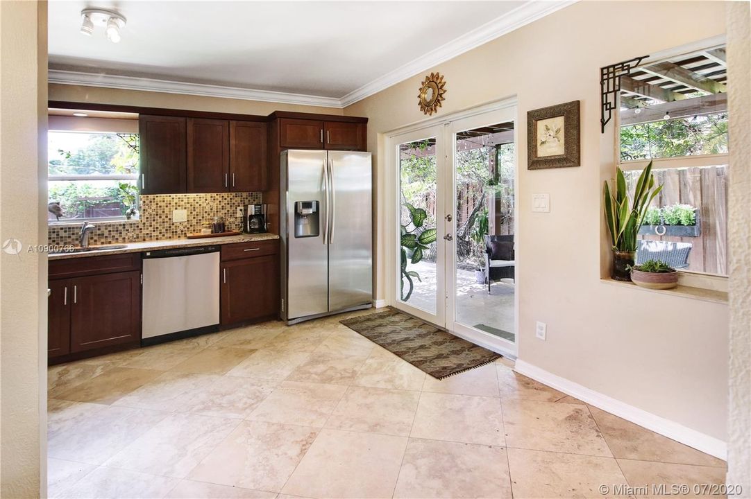 Vendido Recientemente: $449,000 (3 camas, 2 baños, 1325 Pies cuadrados)
