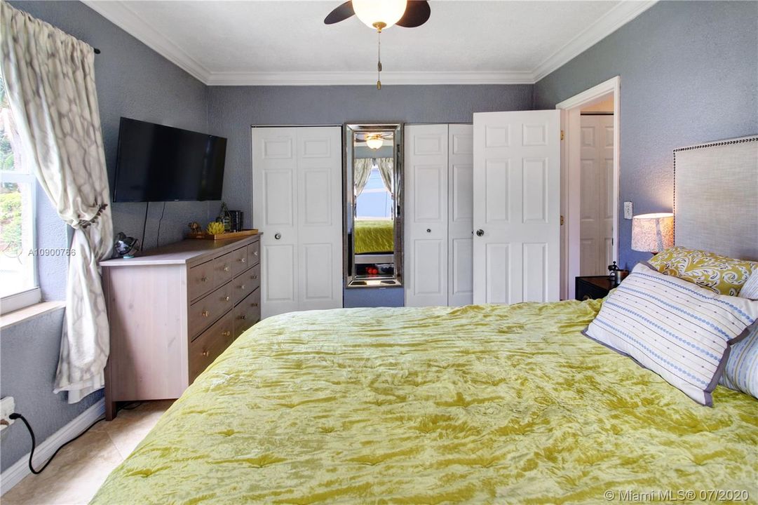 Vendido Recientemente: $449,000 (3 camas, 2 baños, 1325 Pies cuadrados)