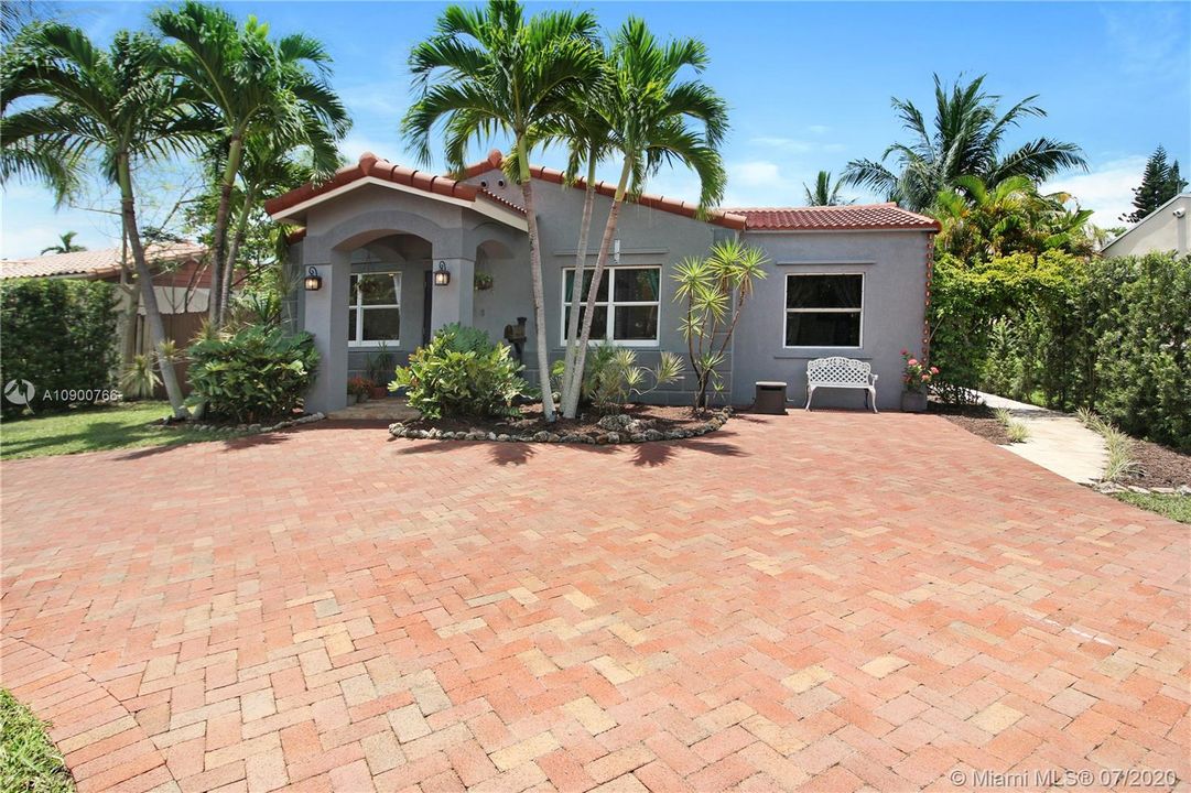 Vendido Recientemente: $449,000 (3 camas, 2 baños, 1325 Pies cuadrados)