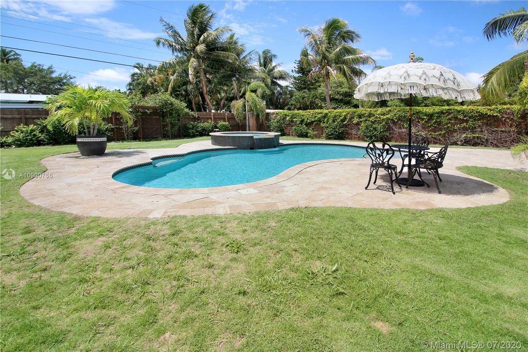 Vendido Recientemente: $449,000 (3 camas, 2 baños, 1325 Pies cuadrados)