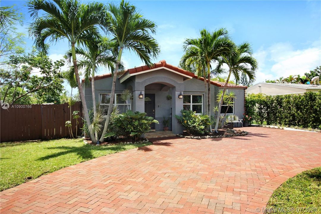 Vendido Recientemente: $449,000 (3 camas, 2 baños, 1325 Pies cuadrados)