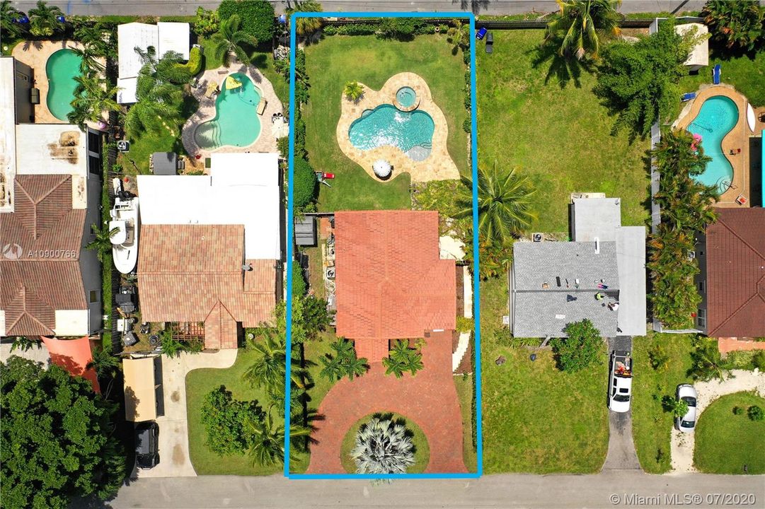 Vendido Recientemente: $449,000 (3 camas, 2 baños, 1325 Pies cuadrados)