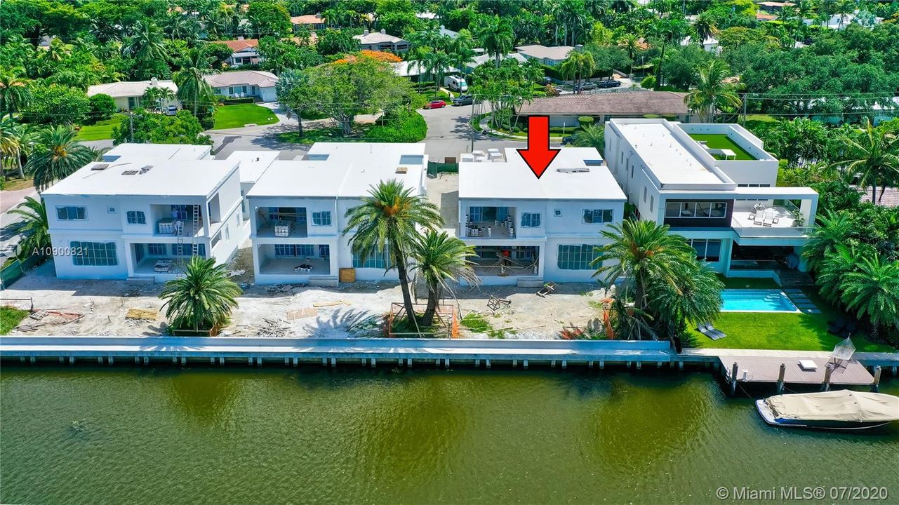 Недавно продано: $3,495,000 (5 спален, 4 ванн, 4141 Квадратных фут)