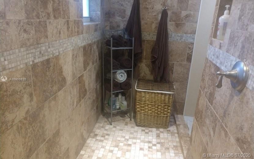 最近售出: $559,999 (3 贝兹, 2 浴室, 1810 平方英尺)