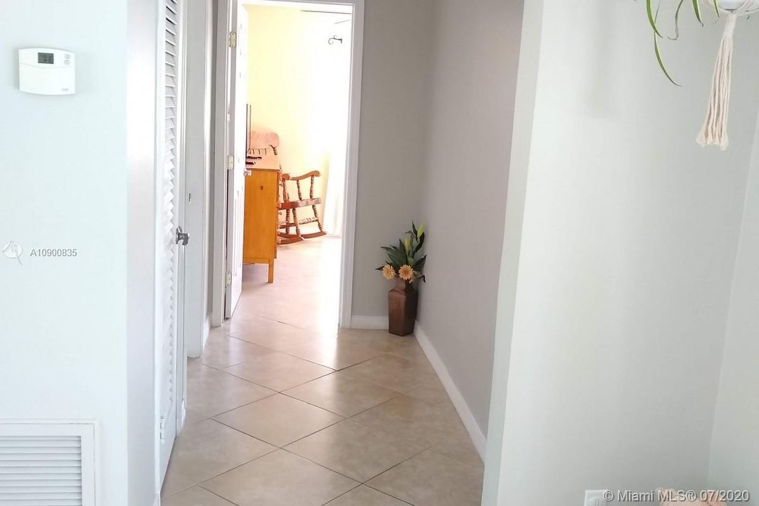 最近售出: $559,999 (3 贝兹, 2 浴室, 1810 平方英尺)