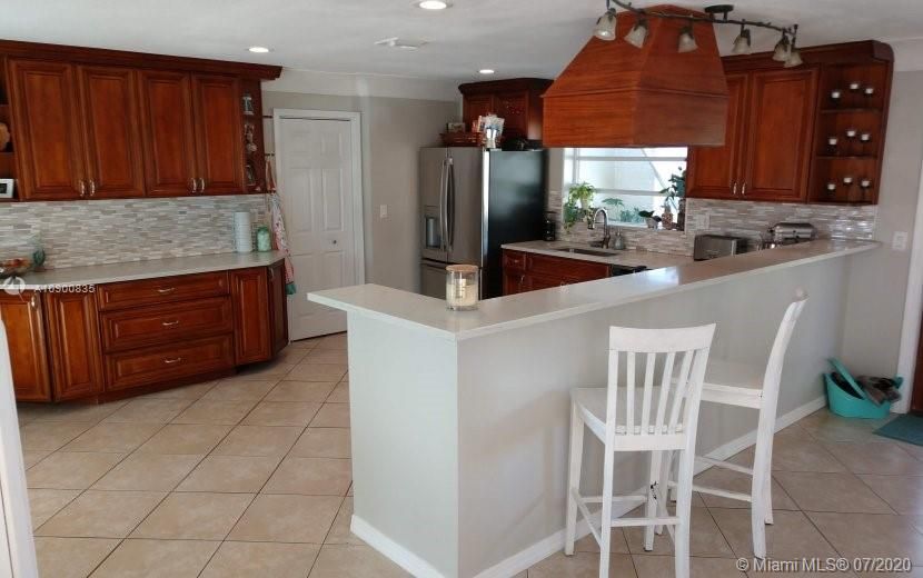 最近售出: $559,999 (3 贝兹, 2 浴室, 1810 平方英尺)