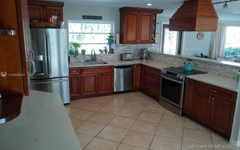 最近售出: $559,999 (3 贝兹, 2 浴室, 1810 平方英尺)