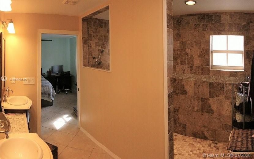 最近售出: $559,999 (3 贝兹, 2 浴室, 1810 平方英尺)