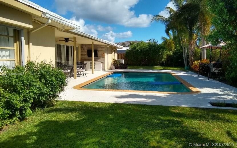 最近售出: $559,999 (3 贝兹, 2 浴室, 1810 平方英尺)