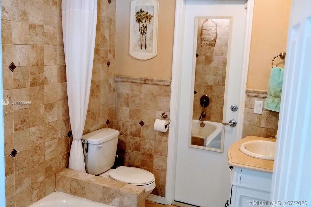 最近售出: $559,999 (3 贝兹, 2 浴室, 1810 平方英尺)