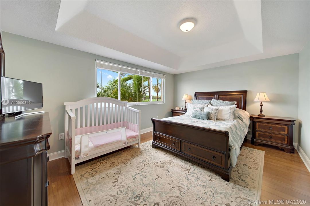 Vendido Recientemente: $399,500 (3 camas, 2 baños, 2015 Pies cuadrados)