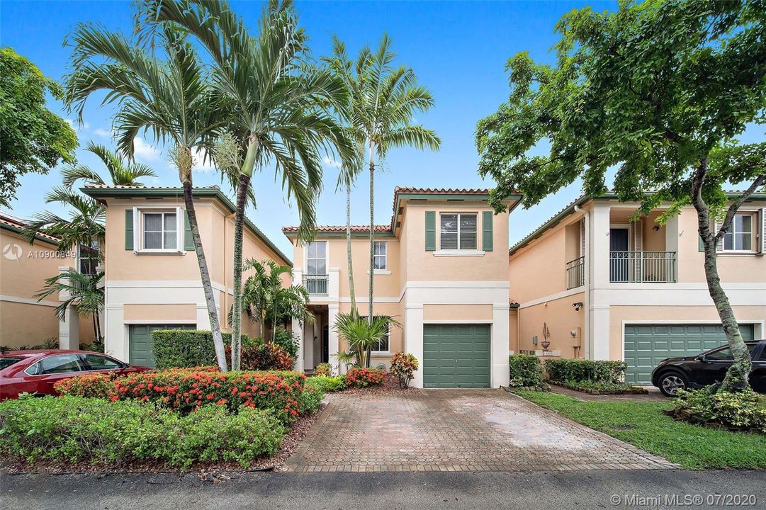 Vendido Recientemente: $399,500 (3 camas, 2 baños, 2015 Pies cuadrados)