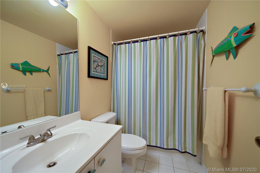 Vendido Recientemente: $399,500 (3 camas, 2 baños, 2015 Pies cuadrados)