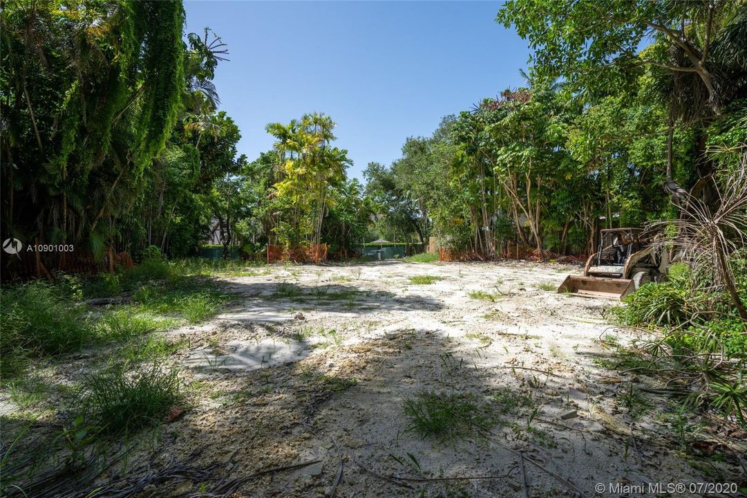 Recently Sold: $1,550,000 (0.34 acres)