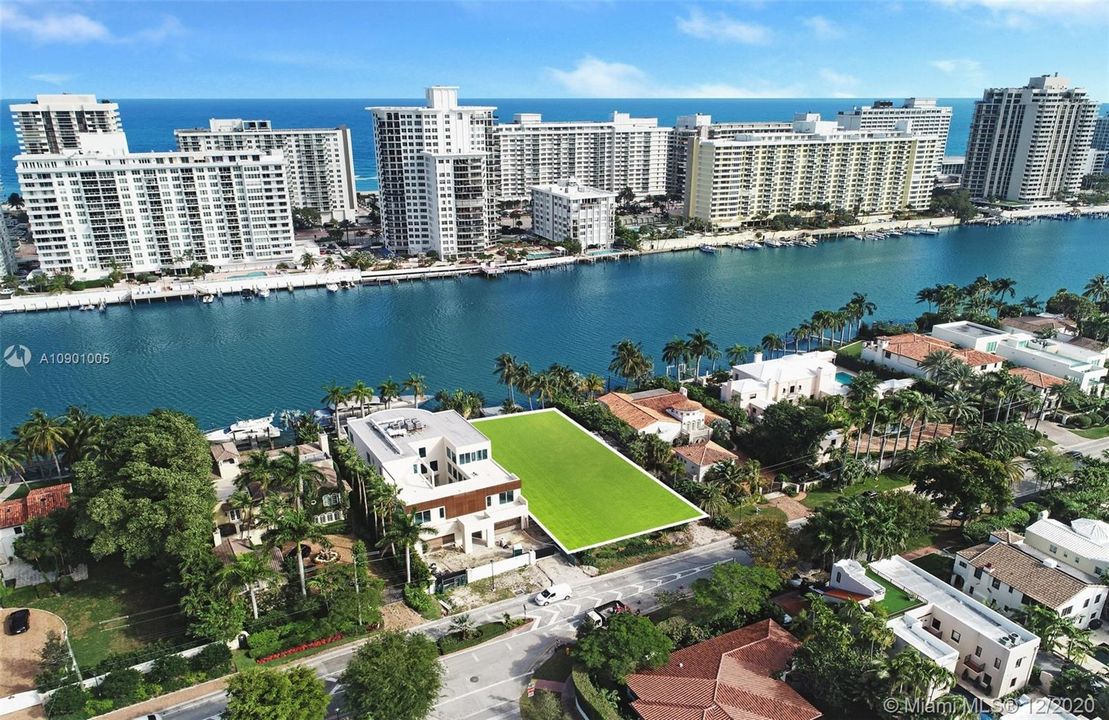 Recently Sold: $11,900,000 (6 beds, 5 baths, 3711 Square Feet)